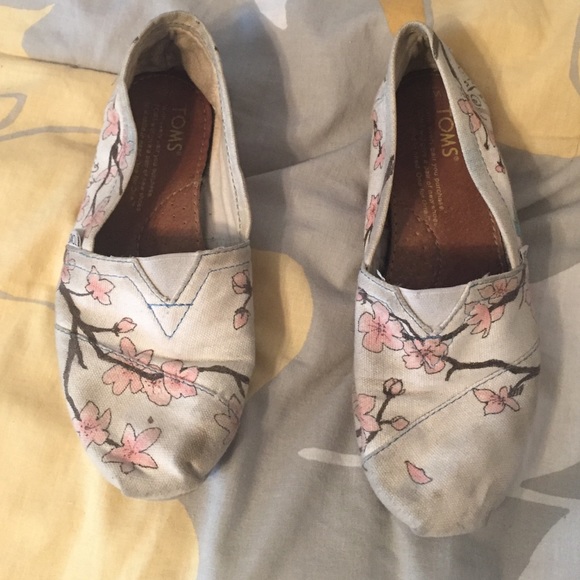 Toms shoes