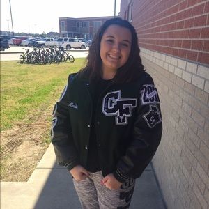 Meet your Posher, Maddie