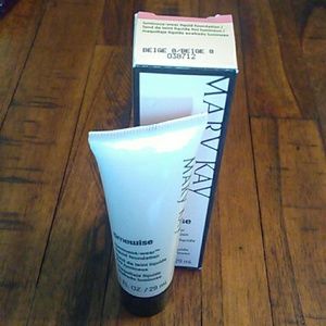 Mary Kay TimeWise Luminous-wear Liquid Foundation