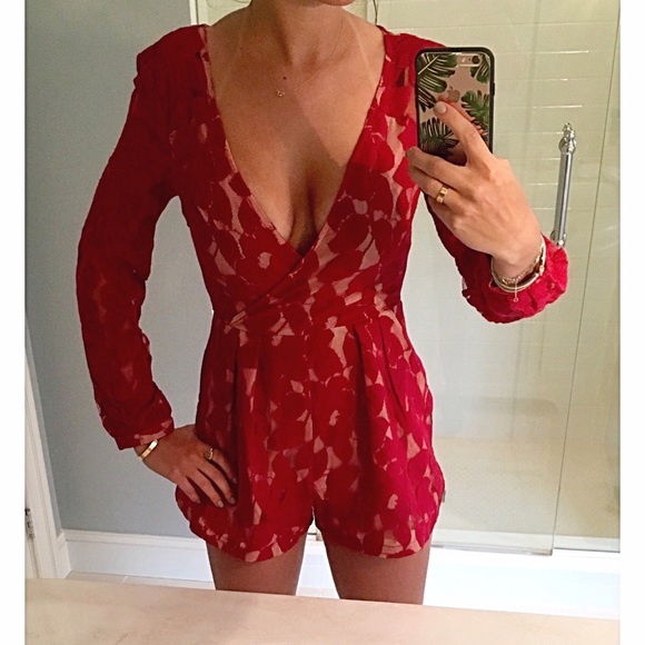Red lace romper❤️