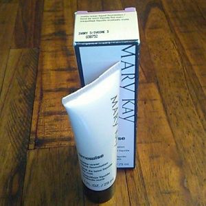 Mary Kay TimeWise Matte-wear Liquid Foundation