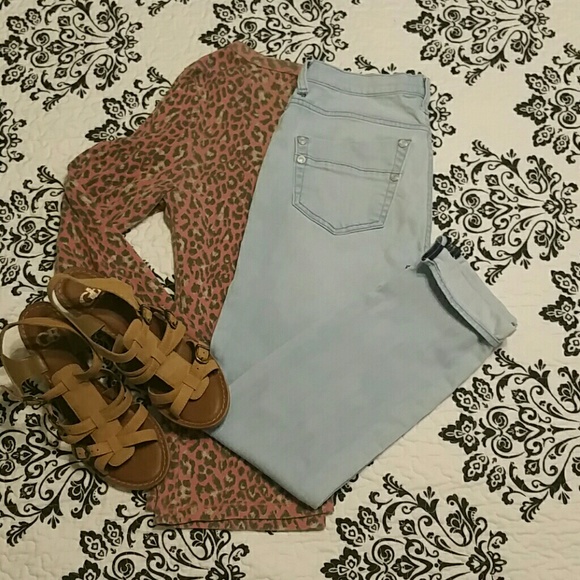 Rock & Republic light wash skinny jeans