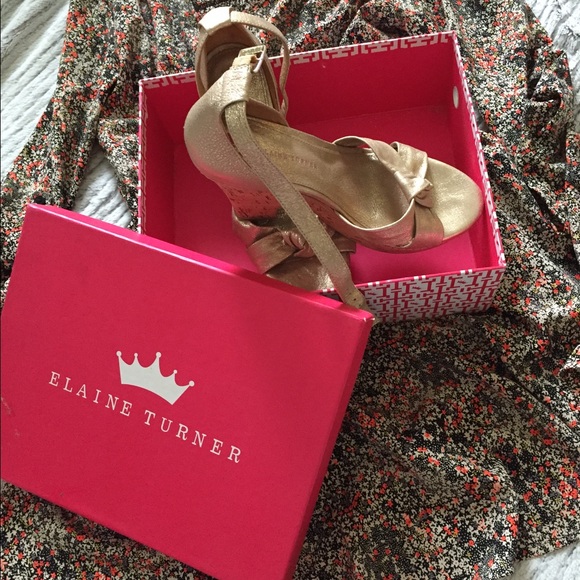 Gold Elaine Turner wedges - Picture 3 of 4