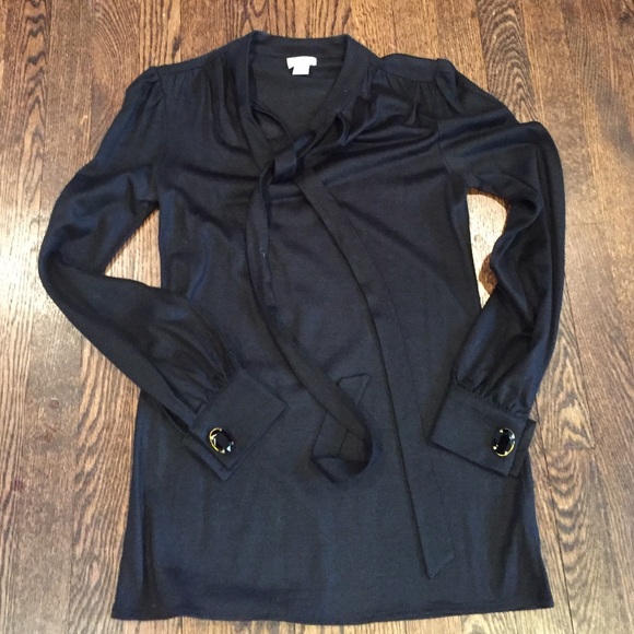 Black long sleeve tie neck aqua shirt