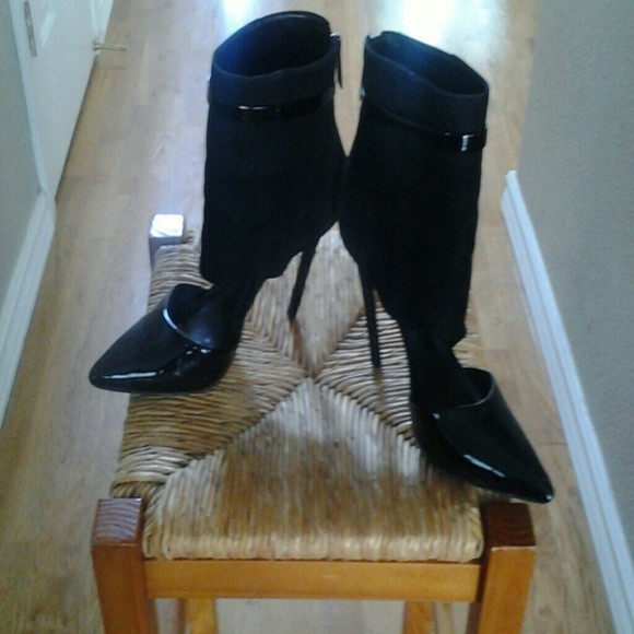 Beautiful ,unique,stylish heels from Brazil.