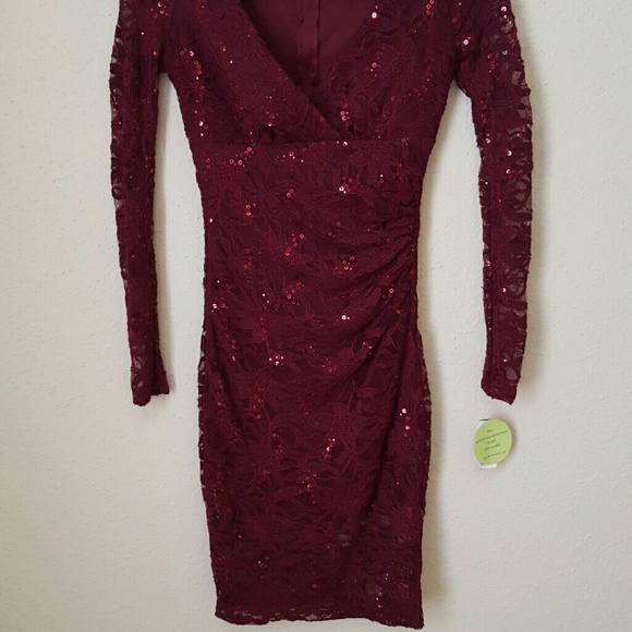 *SOLD* Burgandy Windsor midi dress - Picture 4 of 4