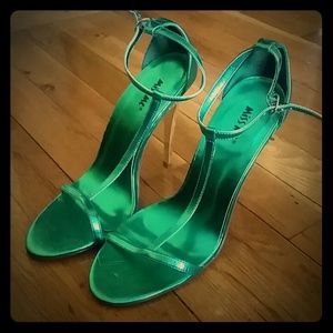 T strap sexy sandal with silver heel