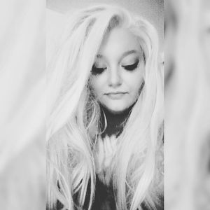 Meet your Posher, Cortney