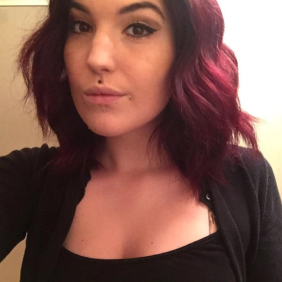 Meet your Posher, Jessica - Picture 1 of 1