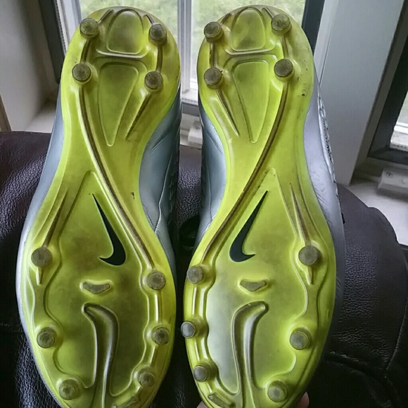 Nike cleats - Picture 4 of 4