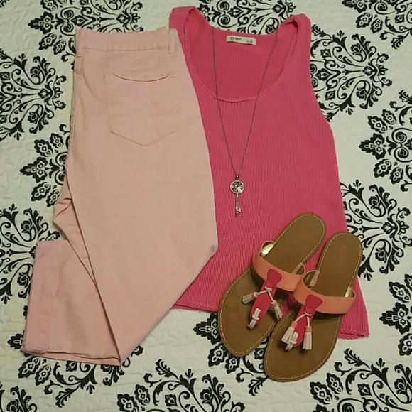 Light pink cropped skinny jeans