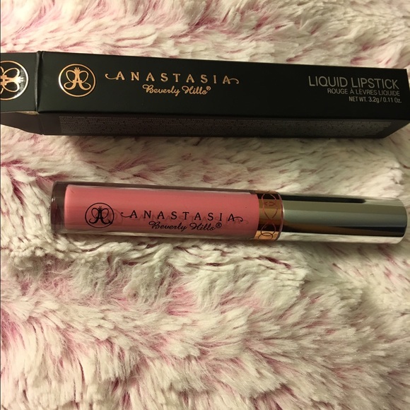 ABH liquid lipstick 👄
