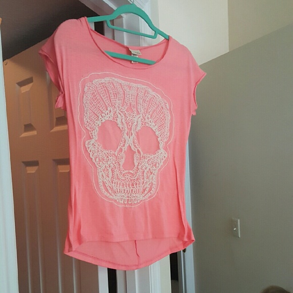 Daytrip lace skull shirt