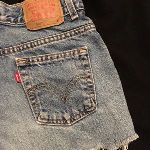 90s Levi's 550 Super Distressed High Fit Short 💕