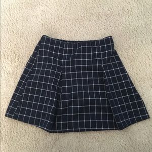 Plaid navy and white skirt