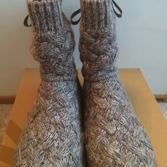 UGG Isla Knit Boots
