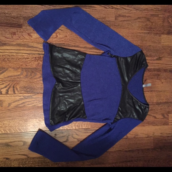 Blue cotton stretchy shirt with leather detail