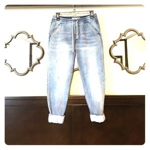 Elastic waist cuffed jeans