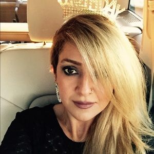 Meet your Posher, Nafi