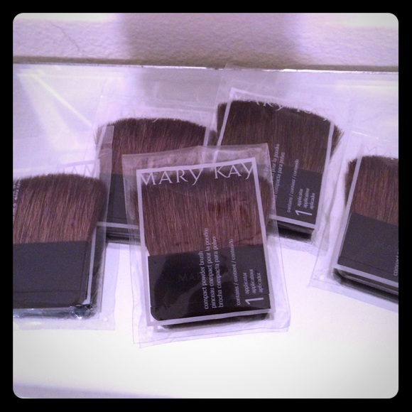 Compact Powder Brush