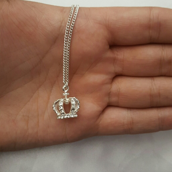 Jewelry - Crown necklace