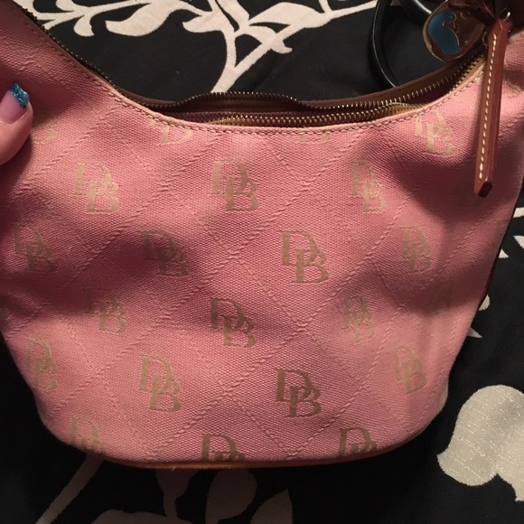 Dooney and Bourke handbag - Picture 1 of 3