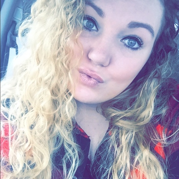 Meet your Posher, Ariel - Picture 1 of 1