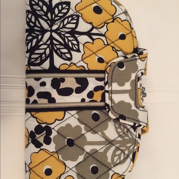 Vera Bradley Kisslock wallet in Go Wild