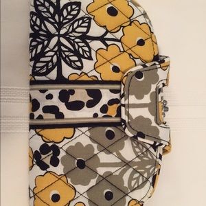 Vera Bradley Kisslock wallet in Go Wild