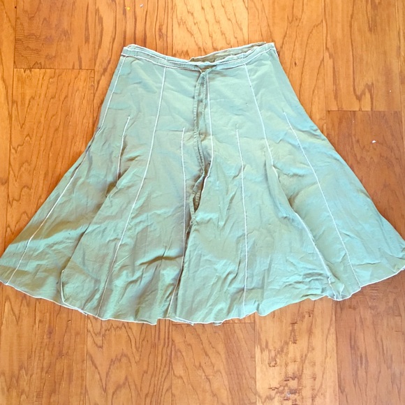 Knee length free full skirt - Picture 1 of 2