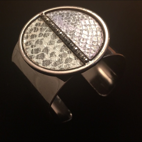 FASHION JEWLERY Jewelry - BIG BOLD BEAUTIFUL METALLIC BLACK RHINESTONE CUFF