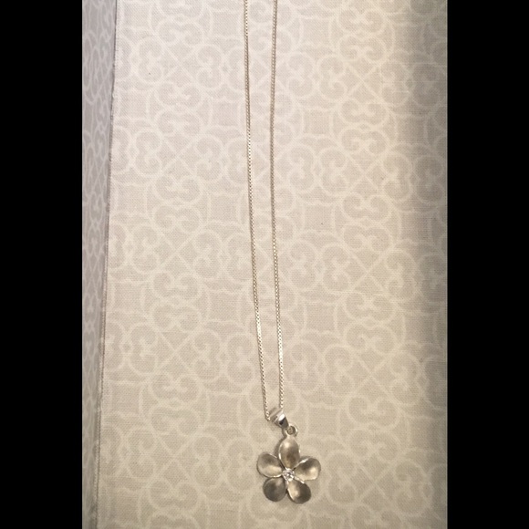 Plumeria Hawaiian flower necklace
