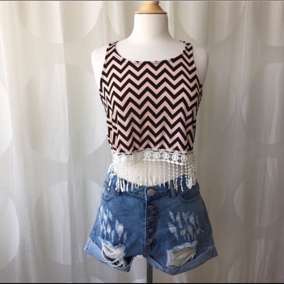 🆕 VANNA Crop Top - Picture 6 of 7