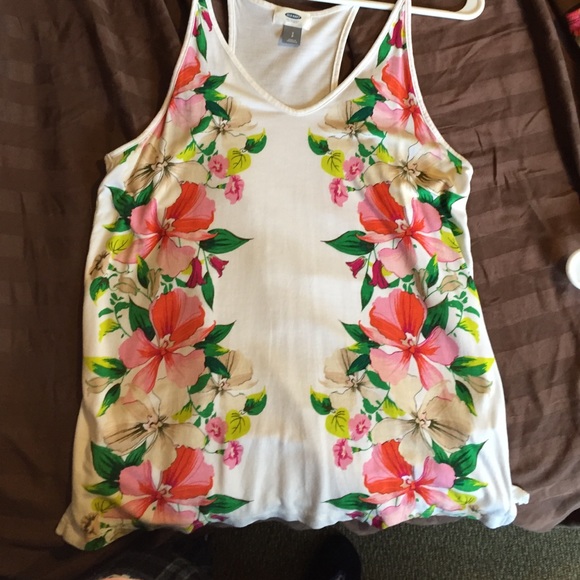 Halter top shirt with flowers