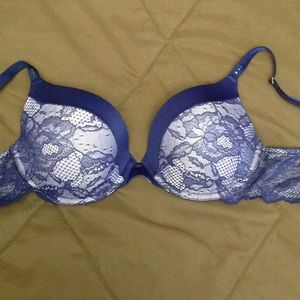 Never worn Victoria's Secret push up