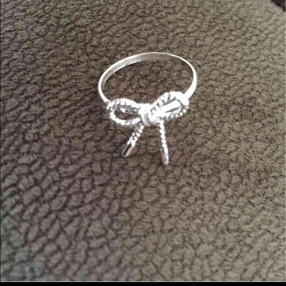 Bow ring - Picture 3 of 3