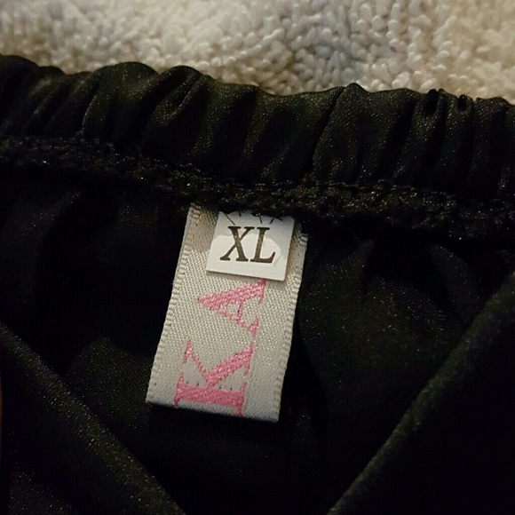 JEYKA brand nightie shirt // Black & White - Picture 2 of 3