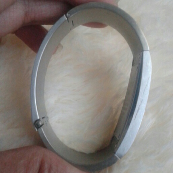 GUCCI - - Picture 2 of 4