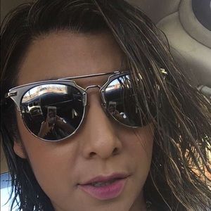 Meet your Posher, Dennis