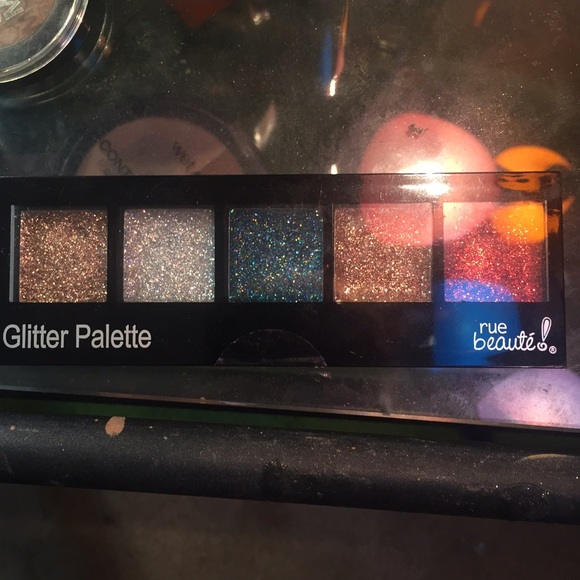 Rue 21 glitter palette