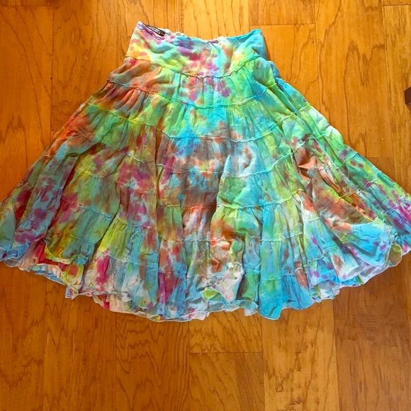Floaty calf length the dye skirt