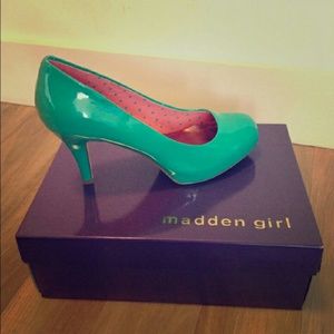 Madden Girl Getta Spring Green Pumps