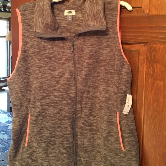 Fleece vest - Picture 1 of 2