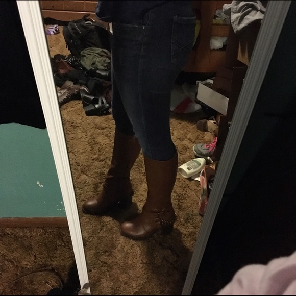 Belted Chain Harness Riding Boots - Picture 4 of 4