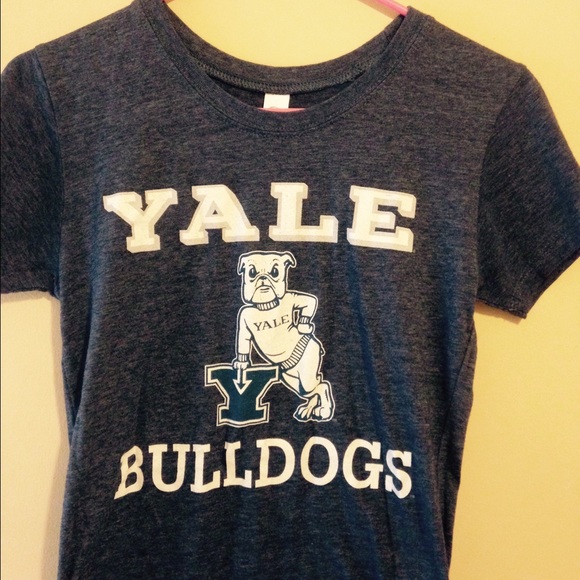 Yale Tshirt