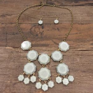 Pale green and gold necklace/earring set