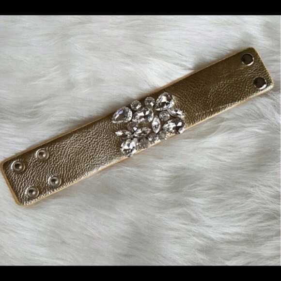 🎁BUNDLED🎁Gold Faux Leather Crystal Bracelet - Picture 3 of 4