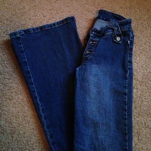 Wide legged jeans