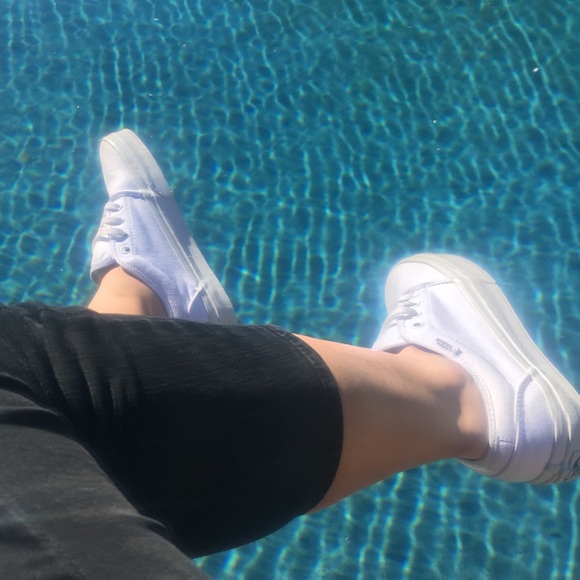 White Chukka Low Vans 💕