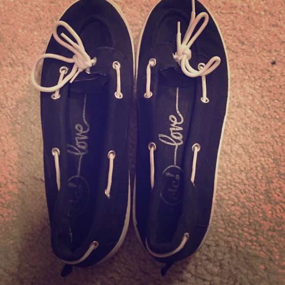 Black rue 21 shoes